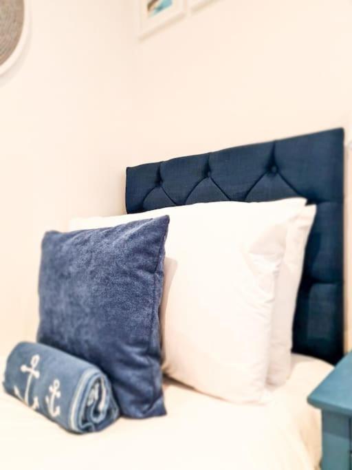 The Hideaway Luxury 5* 2 Bed Garden Apartment Скарборо Экстерьер фото